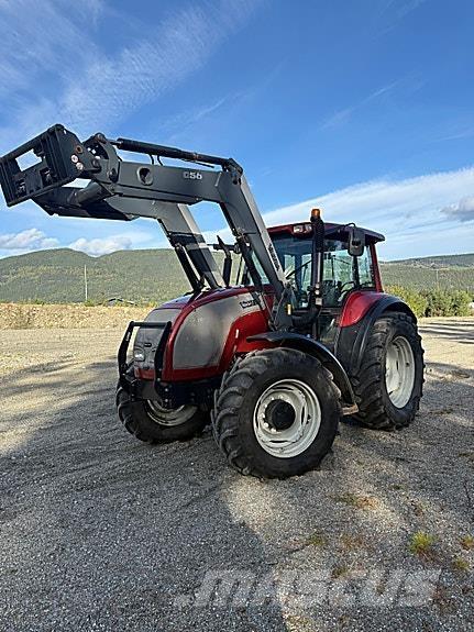 Valtra M150 Trattori