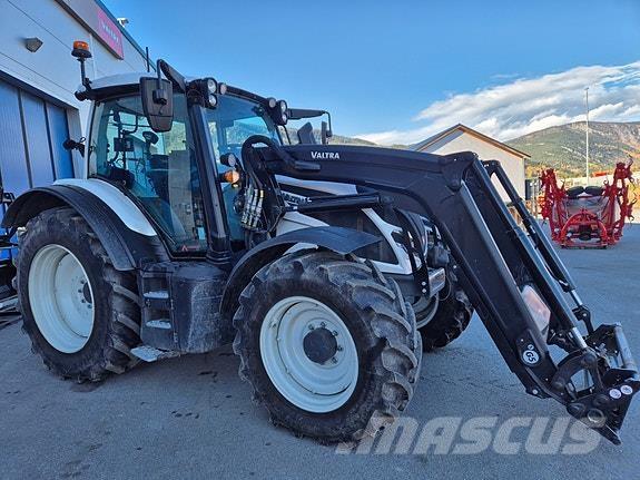 Valtra N175D. Trattori