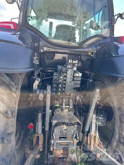 Valtra T 214 Trattori