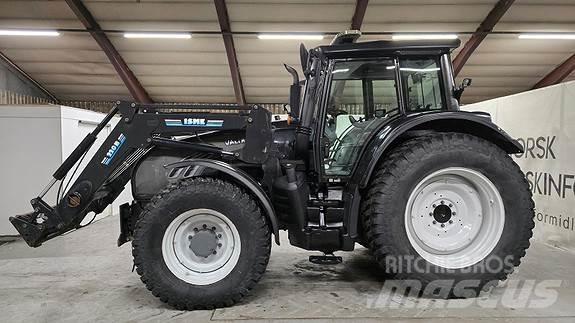 Valtra T182 Trattori