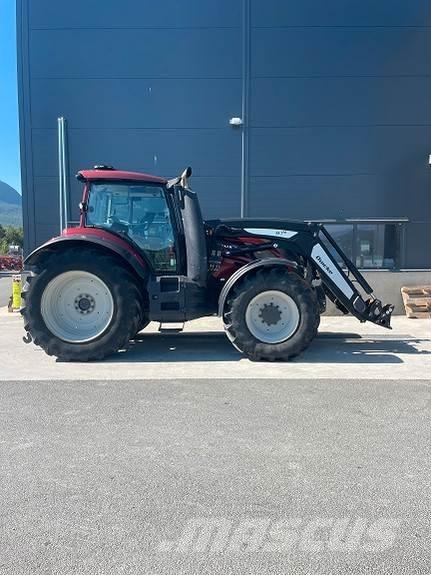 Valtra T214 Trattori