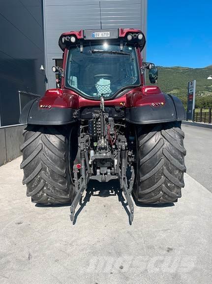 Valtra T214 Trattori