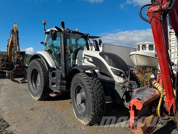 Valtra T214 Versu Trattori