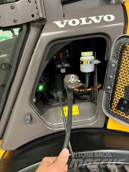 Volvo JL25H Pale gommate