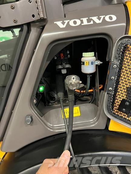 Volvo JL25H Pale gommate