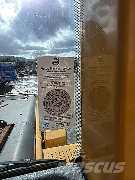 Volvo L90E Pale gommate