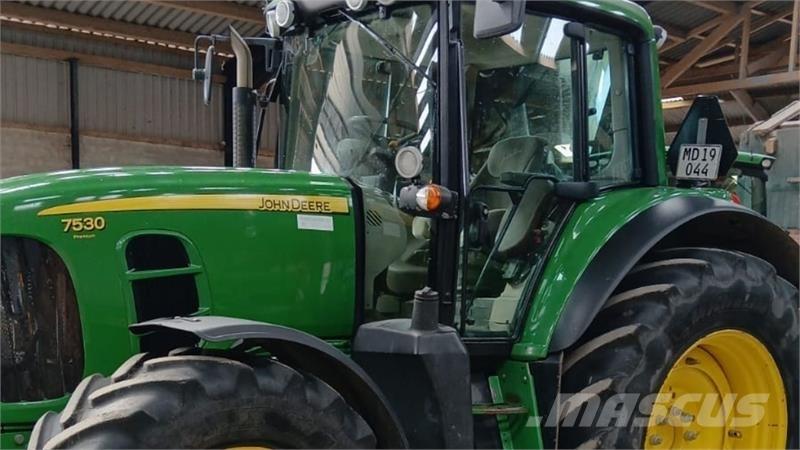 John Deere 7530 Trattori