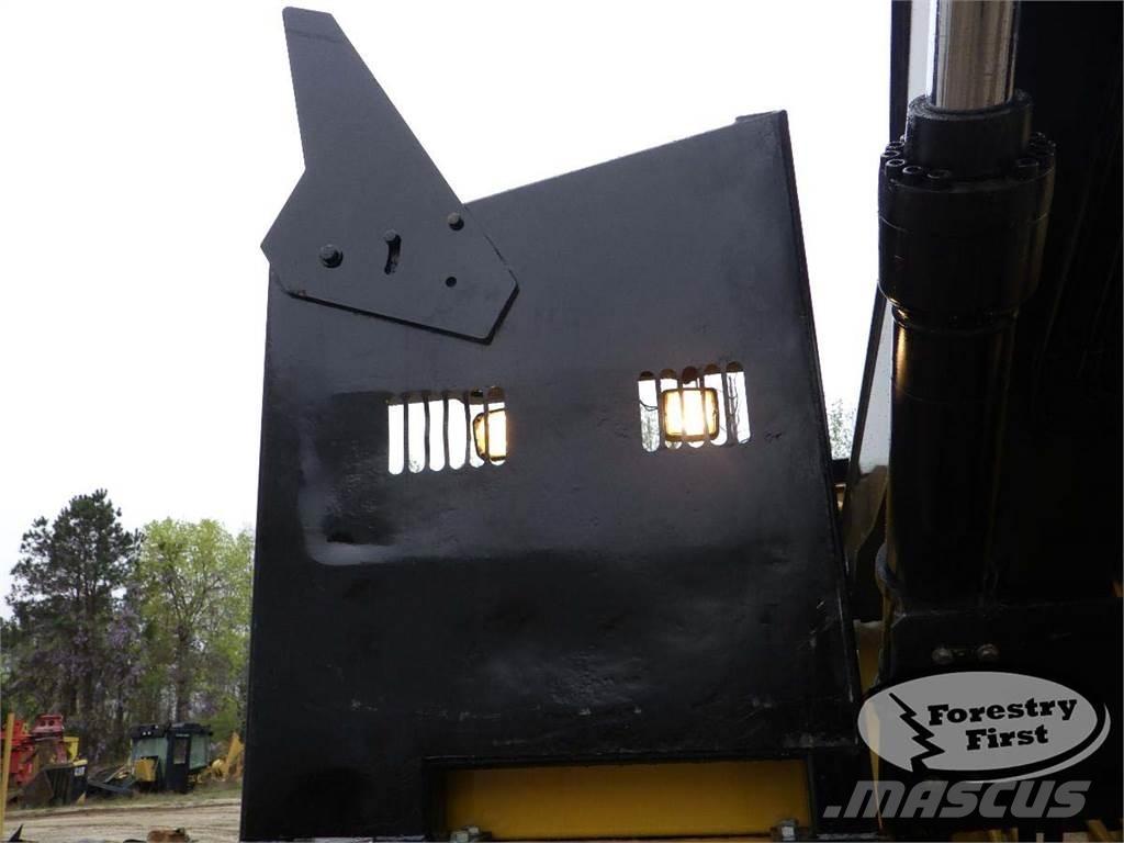 CAT 320D FM Caricatronchi con base su rimorchio