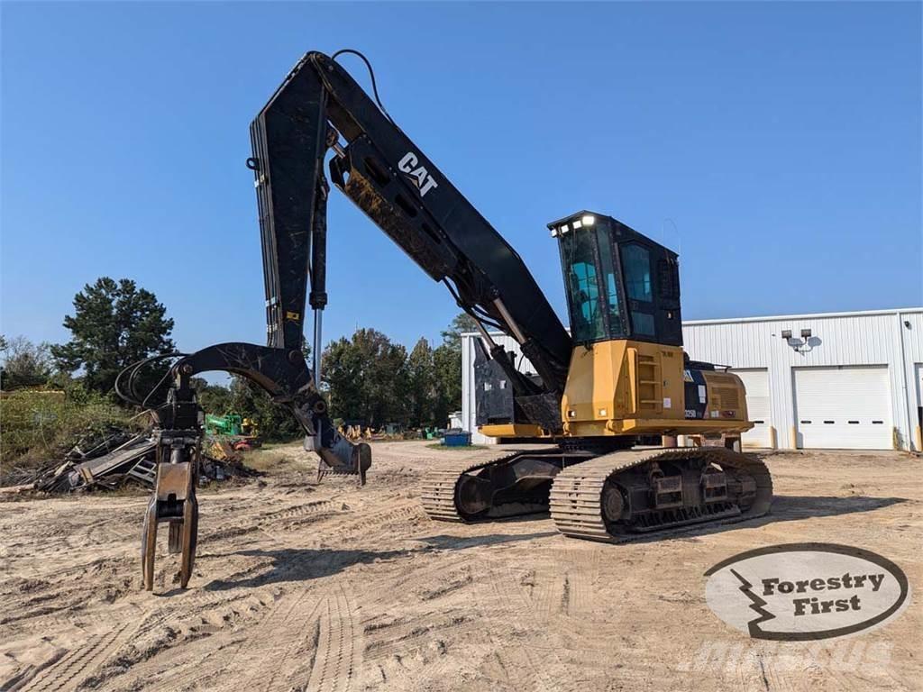 CAT 325D-FM Caricatronchi con base su rimorchio
