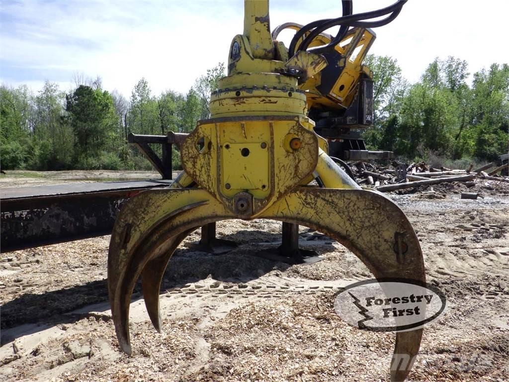 John Deere 437E Caricatronchi con base su rimorchio
