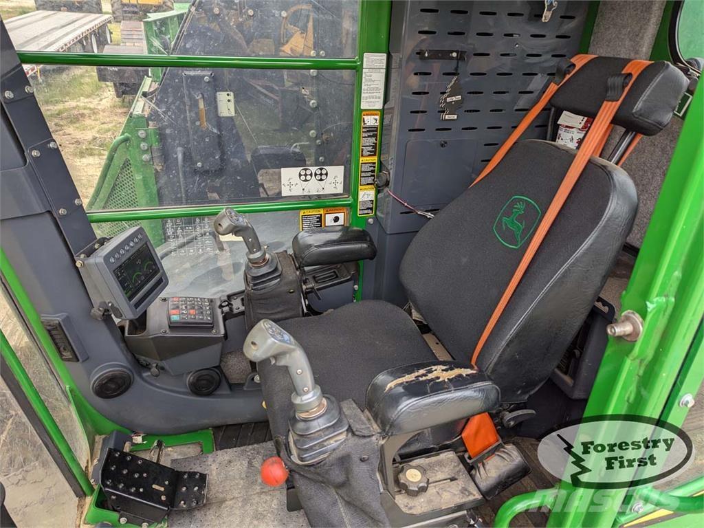 John Deere 853M Abbattitrici cingolate e macchine forestali