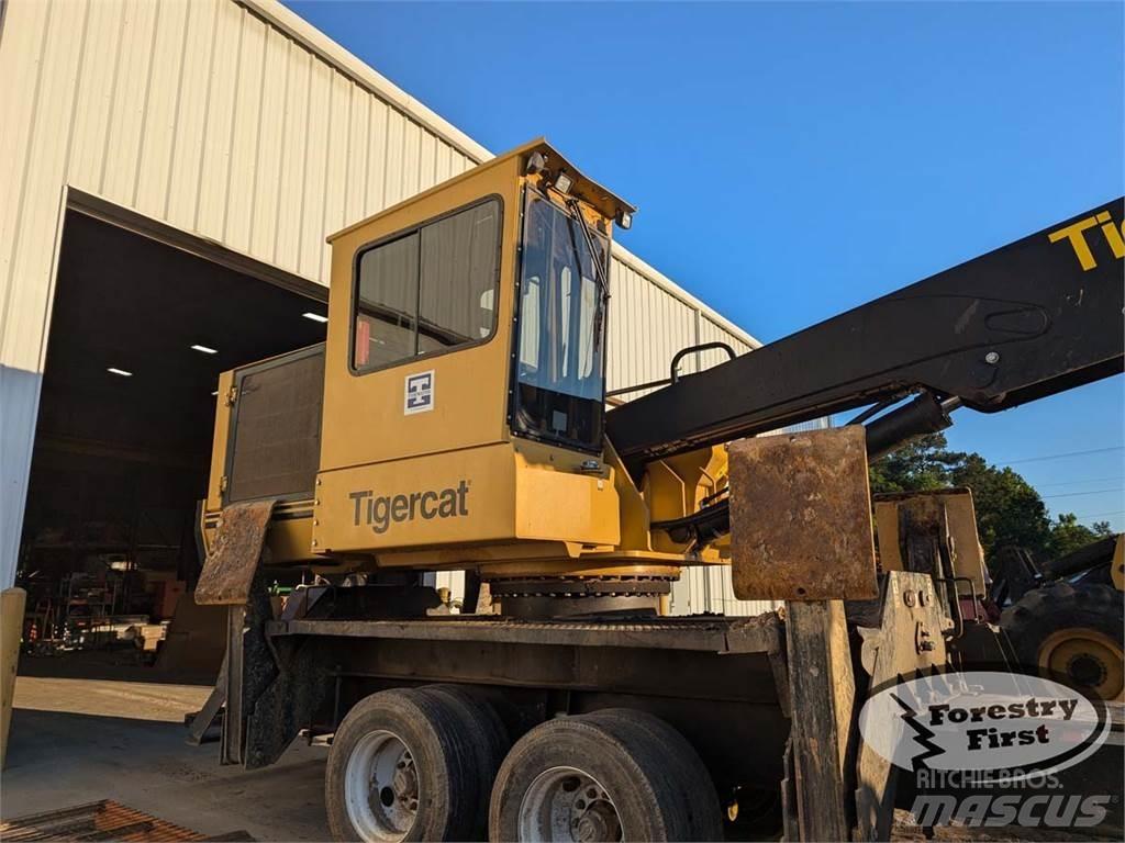 Tigercat 234B Caricatronchi con base su rimorchio