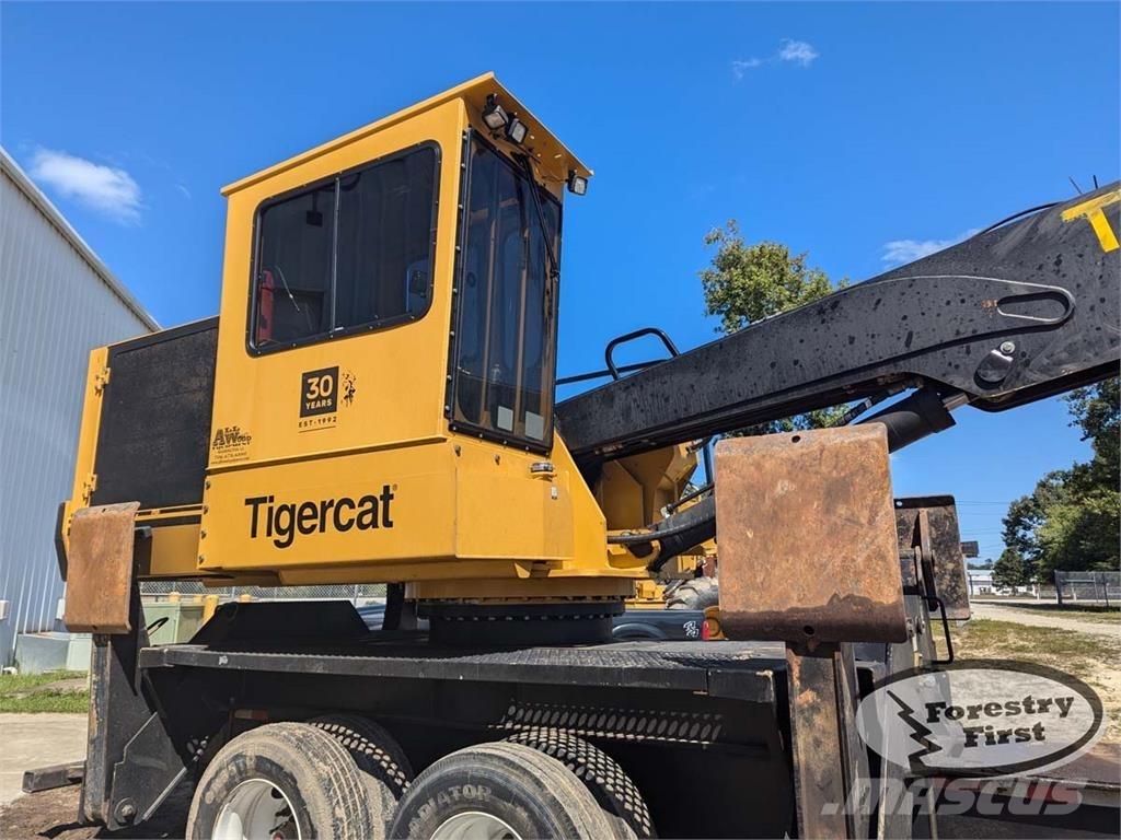 Tigercat 234b Caricatronchi con base su rimorchio