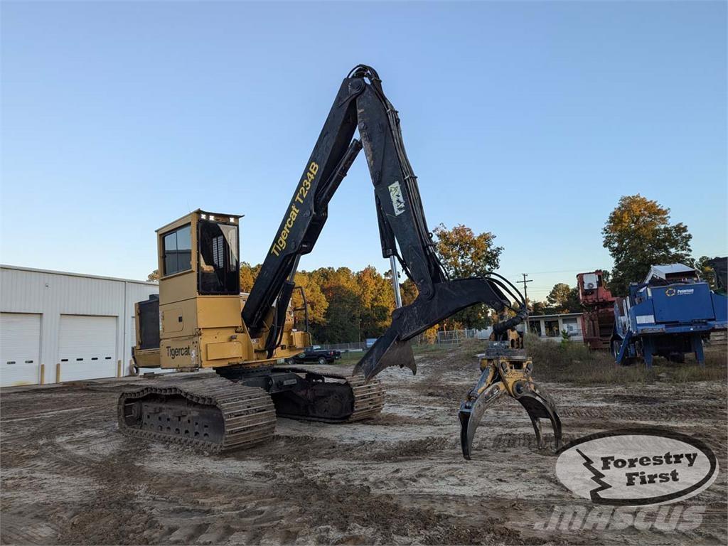 Tigercat T234B Caricatronchi con base su rimorchio