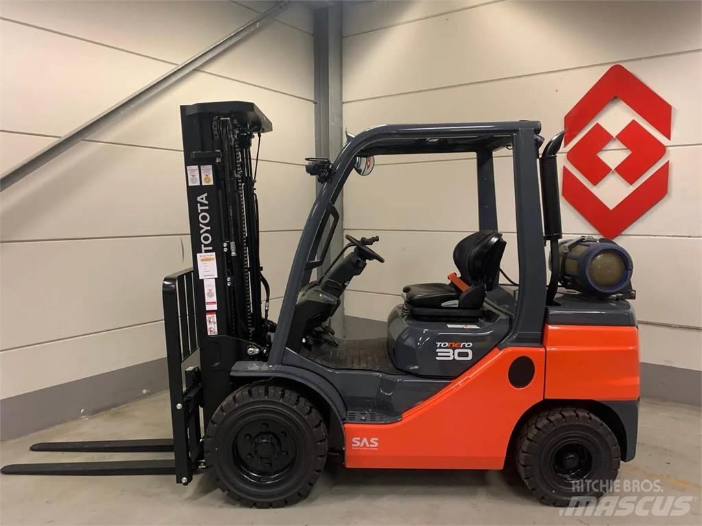 Toyota 02-8FGF30 Carrelli elevatori GPL