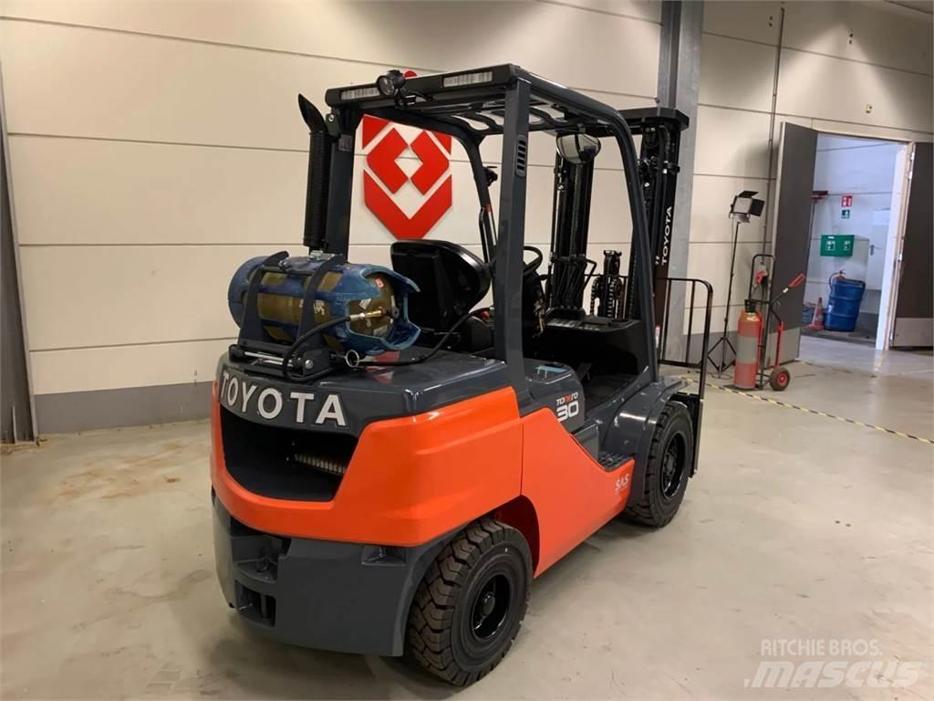 Toyota 02-8FGF30 Carrelli elevatori GPL