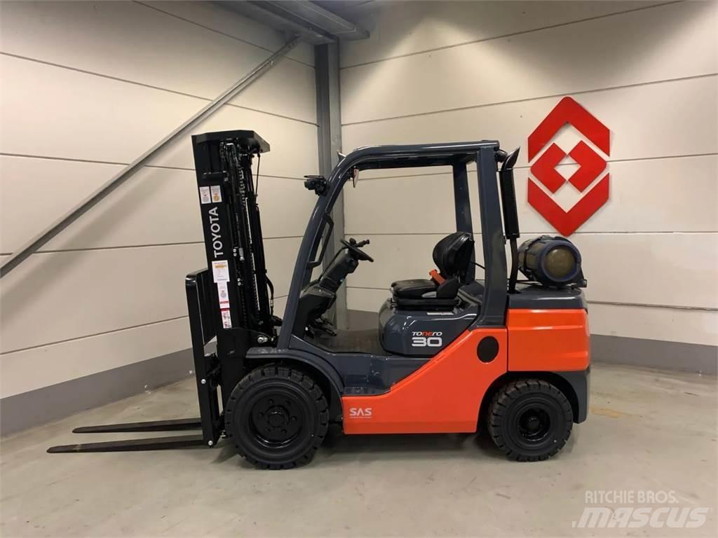 Toyota 02-8FGF30 Carrelli elevatori GPL