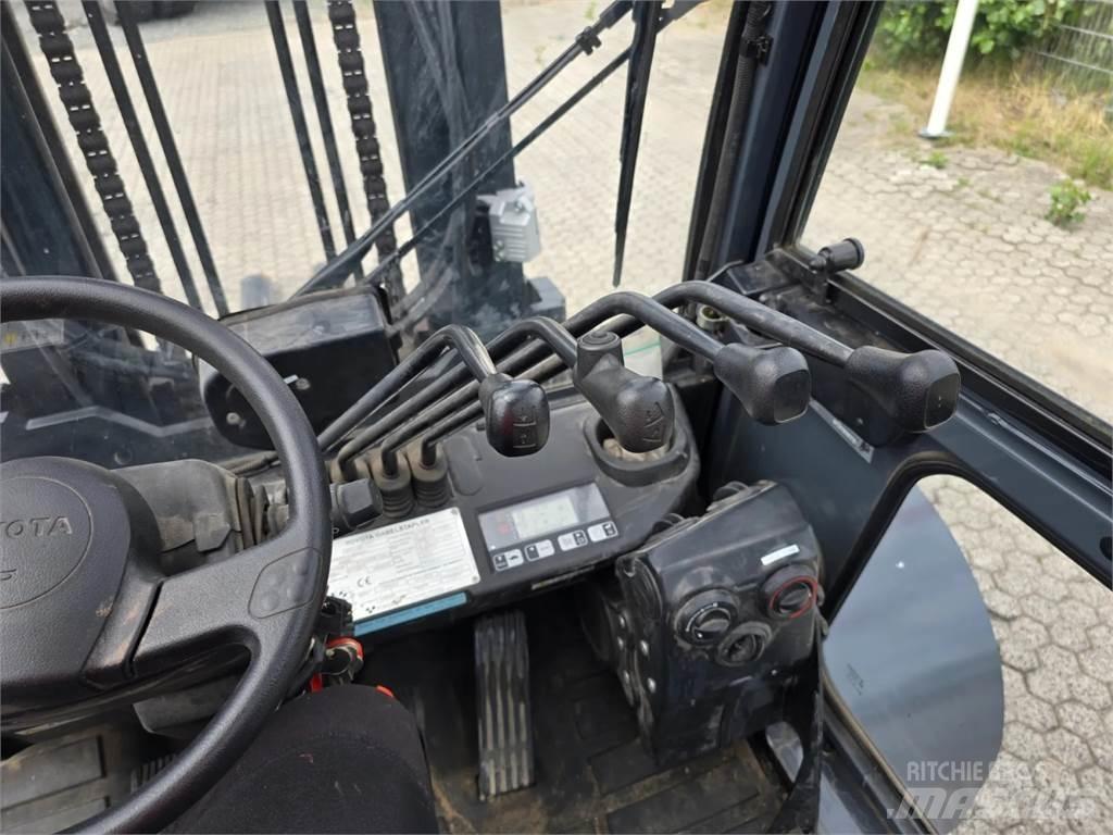 Toyota 8FD70F Carrelli elevatori diesel