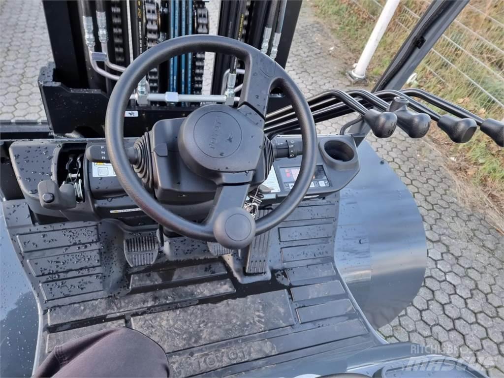 Toyota 8FD70F Carrelli elevatori diesel
