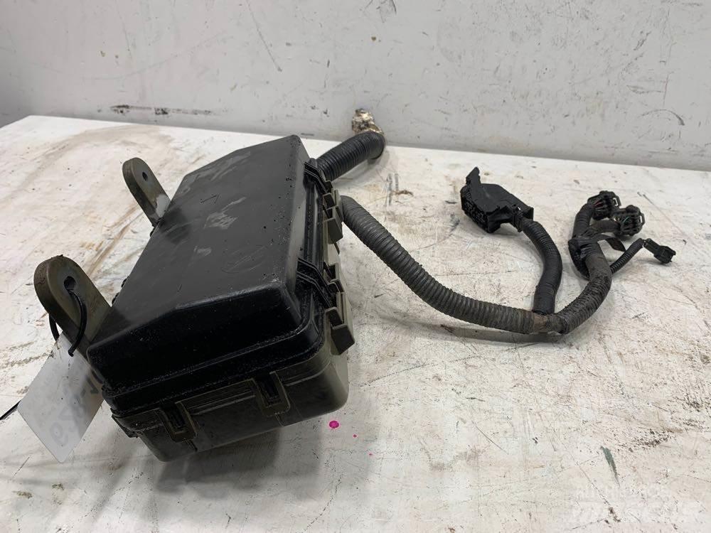 Isuzu NPR Componenti elettroniche