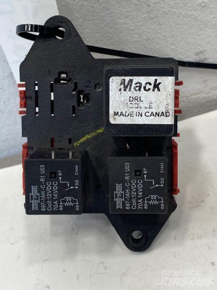 Mack GU Cabine e interni