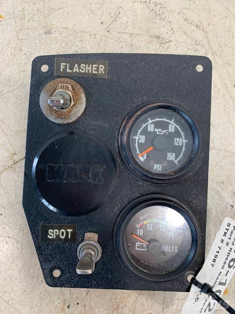 Mack RD680 Componenti elettroniche