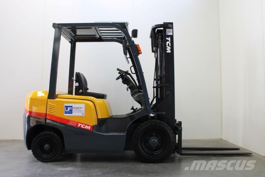 TCM FD 25 T 3 Carrelli elevatori diesel