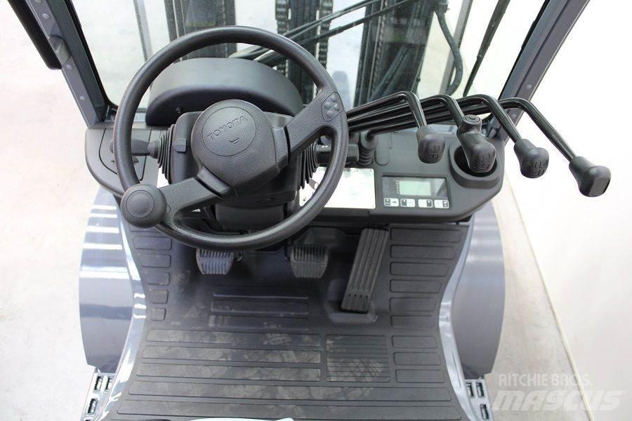 Toyota 02-8FGF25 Carrelli elevatori GPL