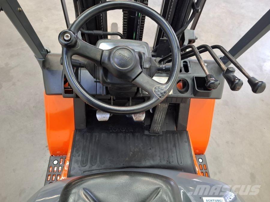 Toyota 62-7FDF25 Carrelli elevatori diesel