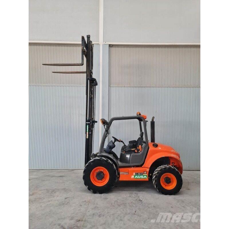 Ausa C250H Elevatore per esterni