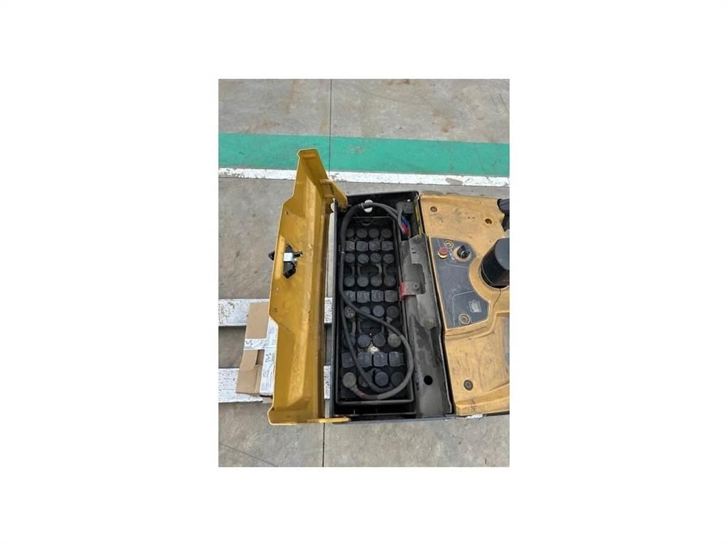 CAT NPV20N2 Transpallet manuale
