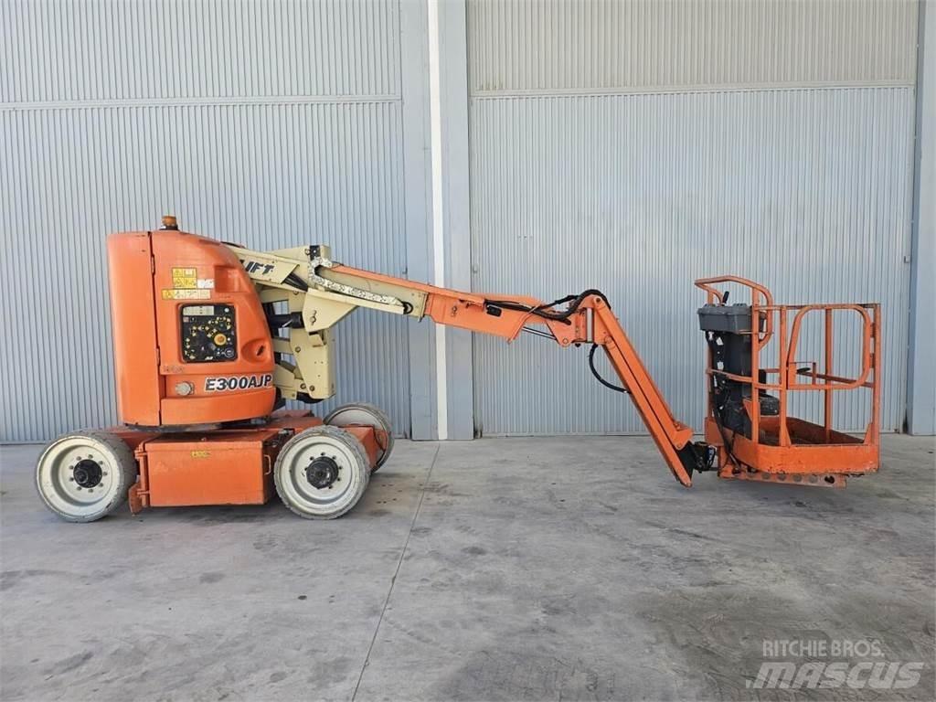JLG E300AJP Piattaforme a braccio articolato