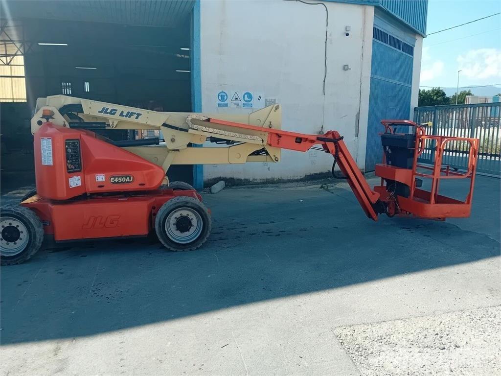 JLG E450AJ Piattaforme a braccio articolato