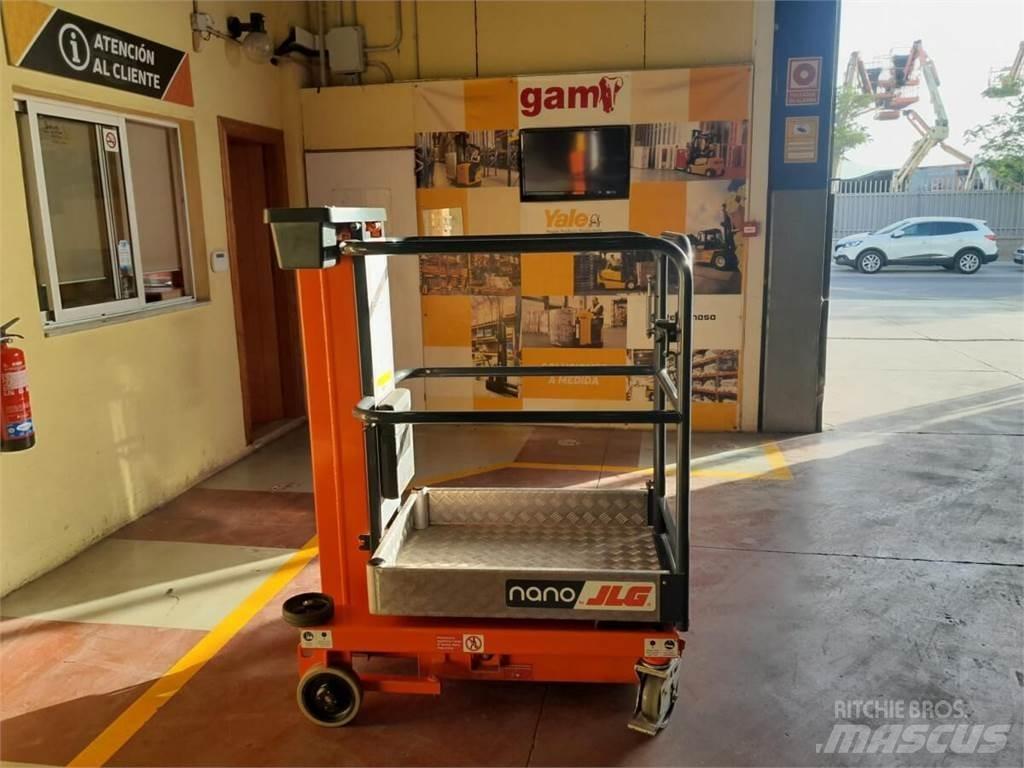 JLG NANO Sollevatori verticali