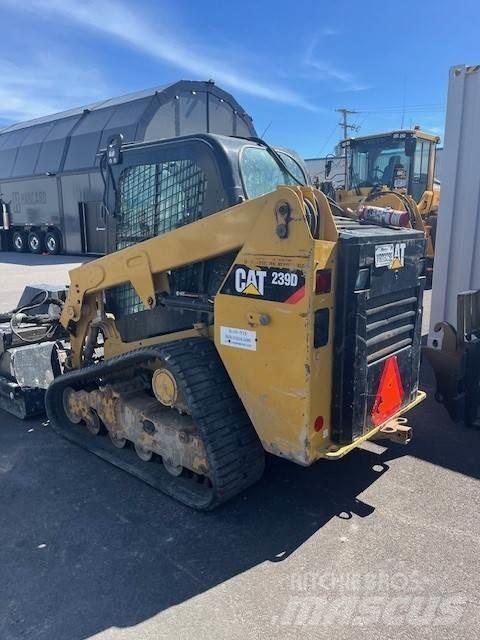 CAT 239D Motrici e Trattori Stradali