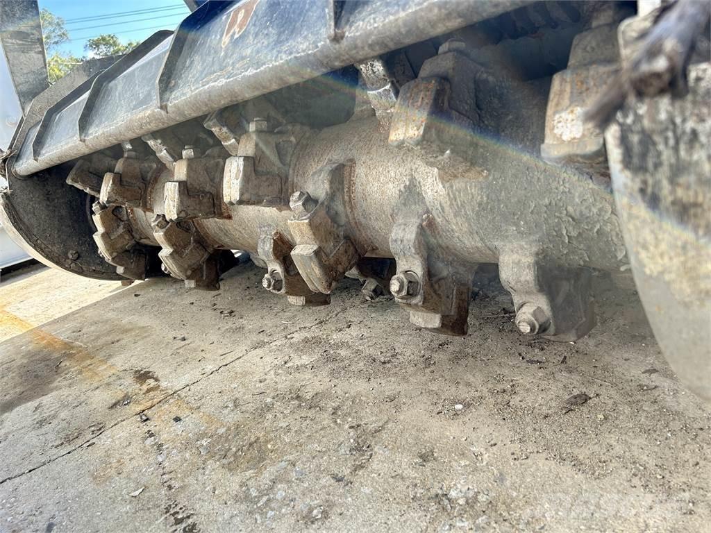 CAT 299D3 Mini Pale Gommate