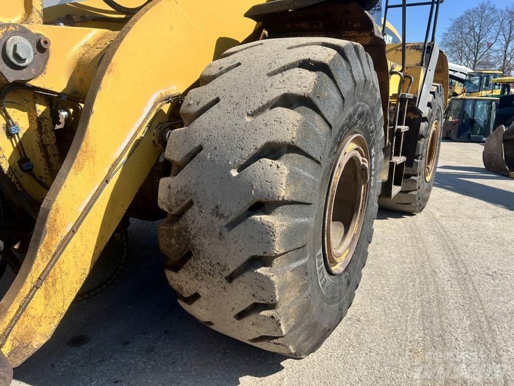 CAT 966 G Pale gommate