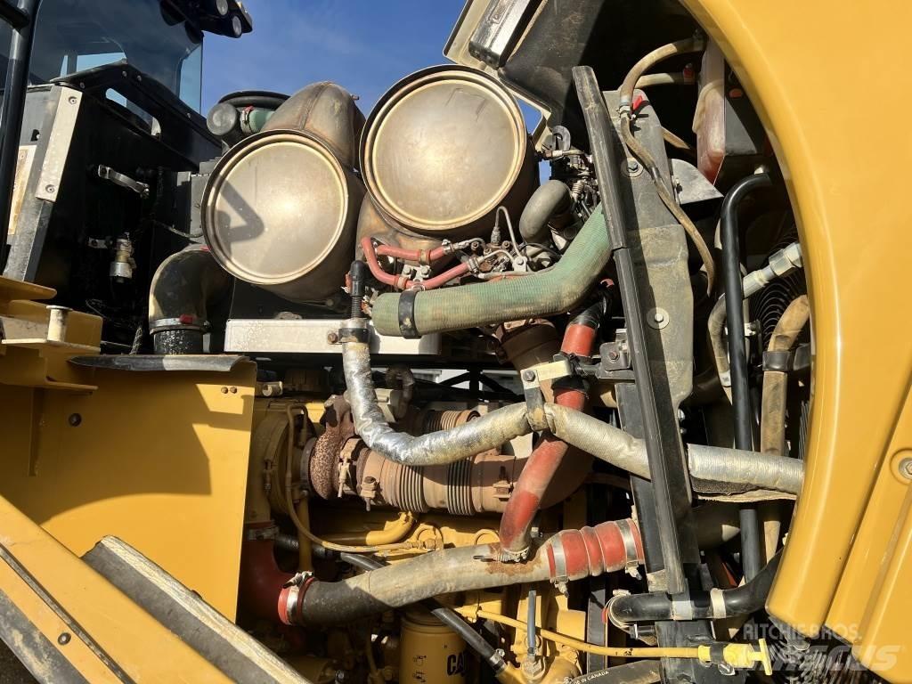 CAT 966 M XE Pale gommate