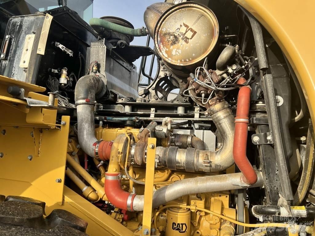 CAT 972 K Pale gommate