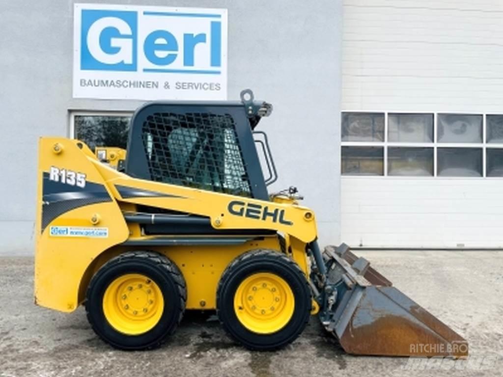 Gehl R135 Mini Pale Gommate