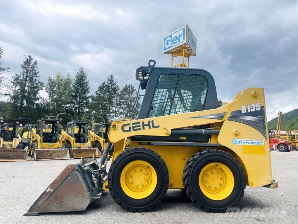 Gehl R135 Mini Pale Gommate