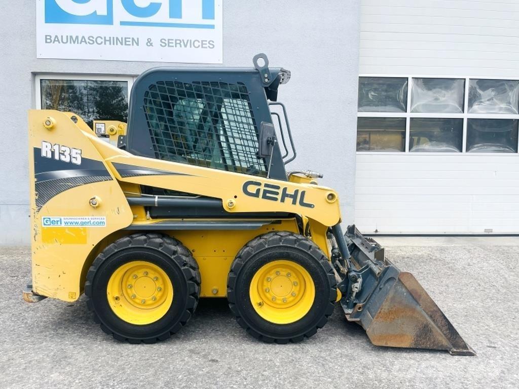 Gehl R135 Mini Pale Gommate