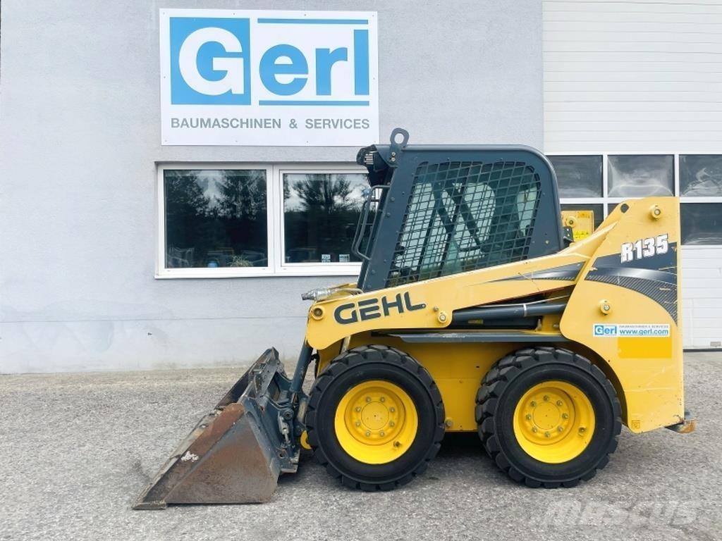 Gehl R135 Mini Pale Gommate