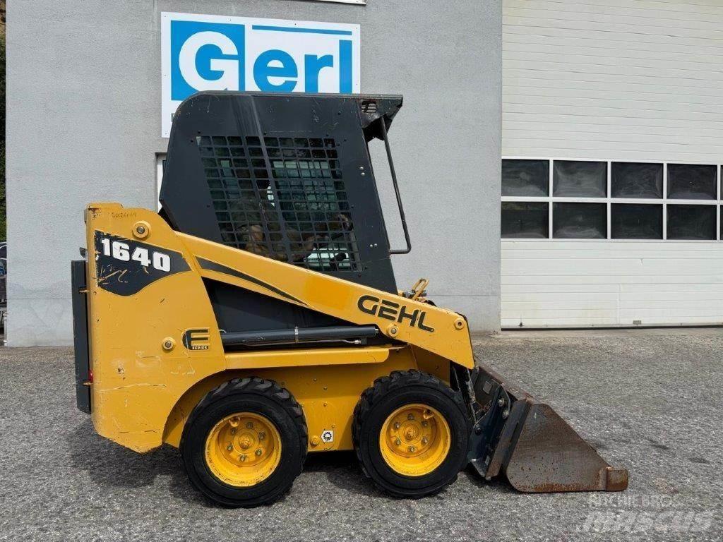 Gehl SL1640E Mini Pale Gommate