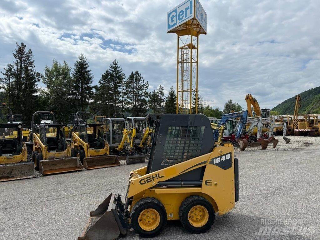 Gehl SL1640E Mini Pale Gommate