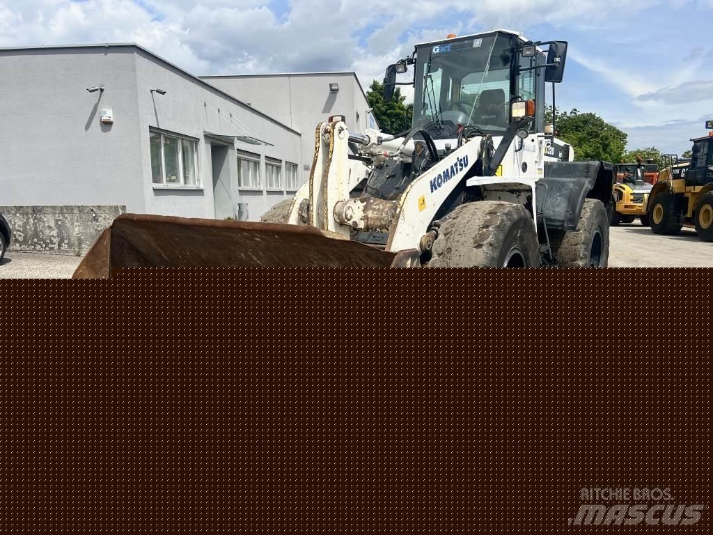 Komatsu WA 320-6 Pale gommate