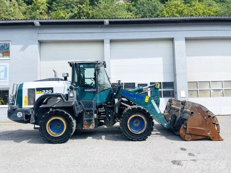 Komatsu WA320-8 Pale gommate