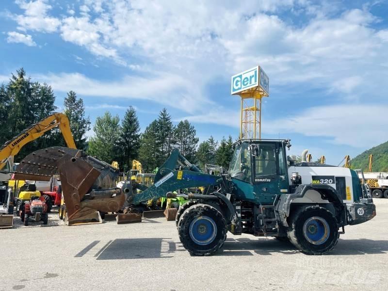 Komatsu WA320-8 Pale gommate