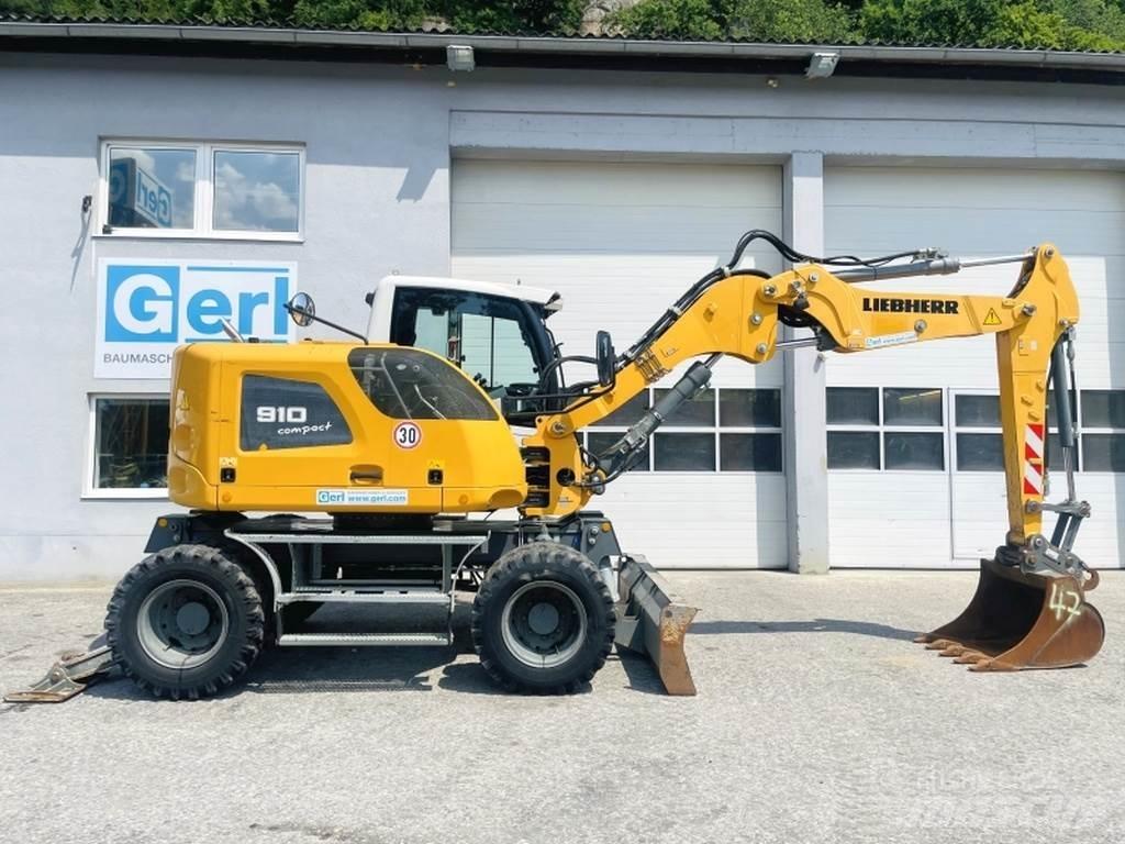 Liebherr A910 Compact Escavatori gommati