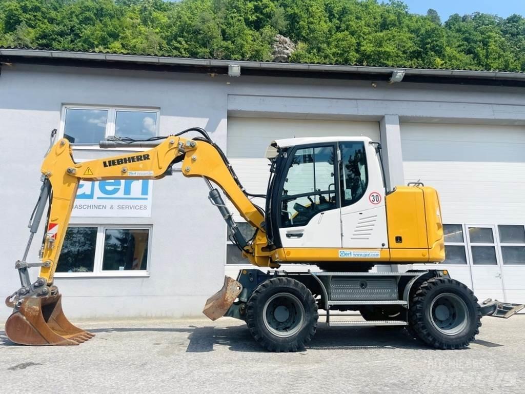 Liebherr A910 Compact Escavatori gommati